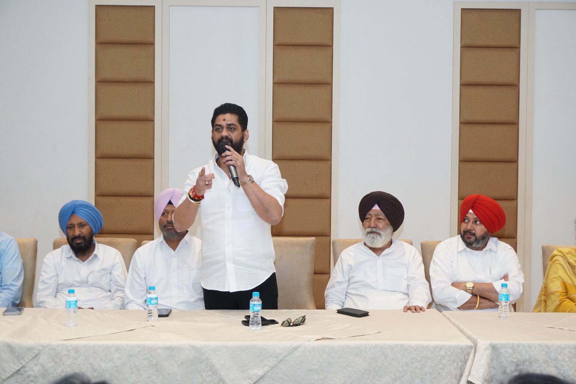 You are currently viewing ਪੰਜਾਬ ਵਿੱਚ ਚੁੱਪ, ਡਰ ਅਤੇ ਜਵਾਬਦੇਹੀ ਤੋਂ ਭੱਜਣ ਦੀ ਰਾਜਨੀਤੀ ਨਹੀਂ ਚੱਲੇਗੀ : ਸੂਰਜ ਠਾਕੁਰ